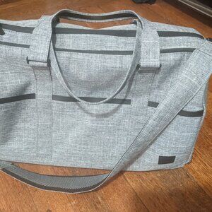 Herschel Novel Duffle Tech - 45L, Like New, Raven Crosshatch (gray)